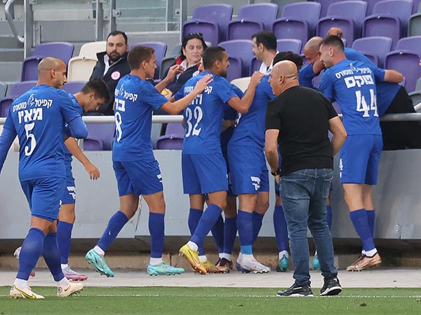 בסטייל (ברני ארדוב)