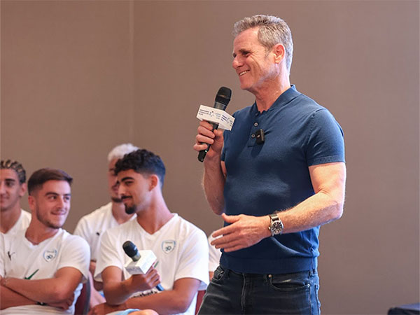 "שמחים שהטורניר בארגנטינה". בוני גינזבורג (צילום: אסי קיפר, ההתאחדות לכדורגל)