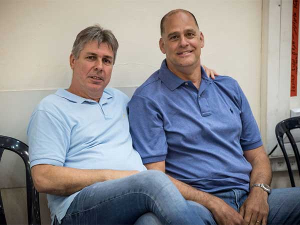 מנכ"ל מחלקת הנוער. בן זקן לצידו של נדב הנפלד (מכבי ת"א, עמוד האינסטגרם)