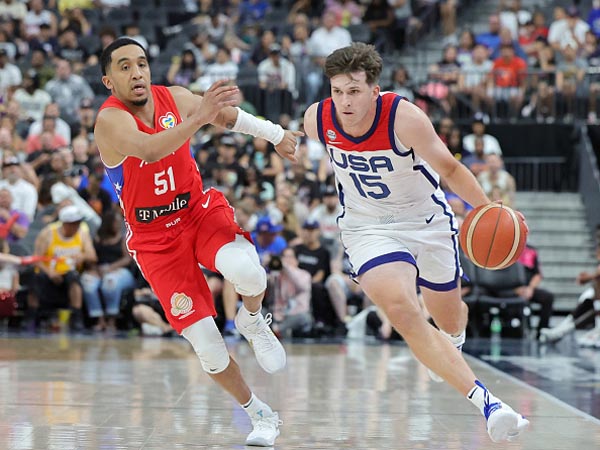 ברגל ימין (GETTY)