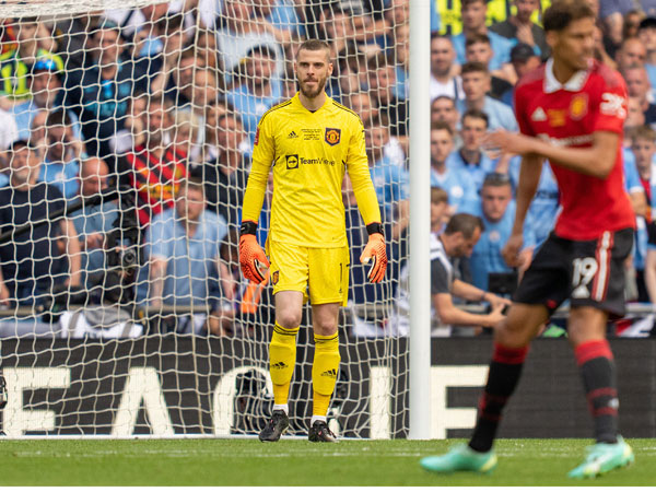 מחפש את עצמו (Ash Donelon/Manchester United via Getty Images)