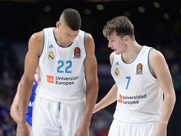 שוב על אותו פרקט. דונצ'יץ' וטבארס (Getty)