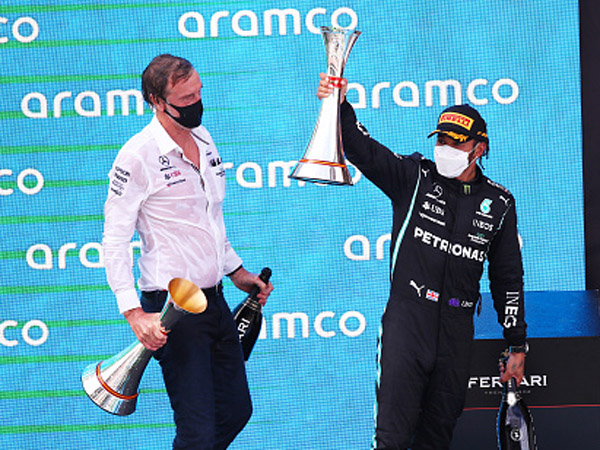 הספורט לא זר לו. המילטון עם רטקליף (GETTY)