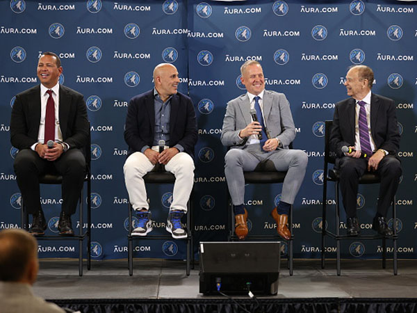 מסיבת העיתונאים של קונלי (GETTY)