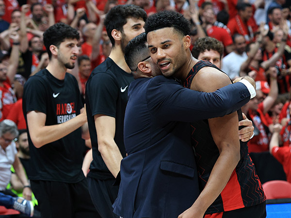 סמית`, ימשיך לעונה שנייה בבירה? (אלן שיבר)