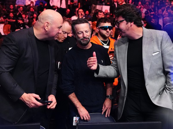 אחד מבכירי הארגון צפה מקרוב. שון שלבי (באמצע), לצד האנטק קמפבל ודיינה ווייט (GETTY)