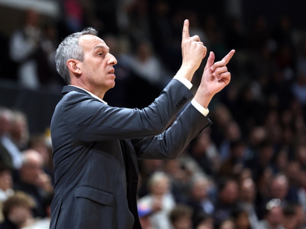 קטש חיפש פתרונות (Photo by Marie Bassery/Euroleague Basketball via Getty Images)