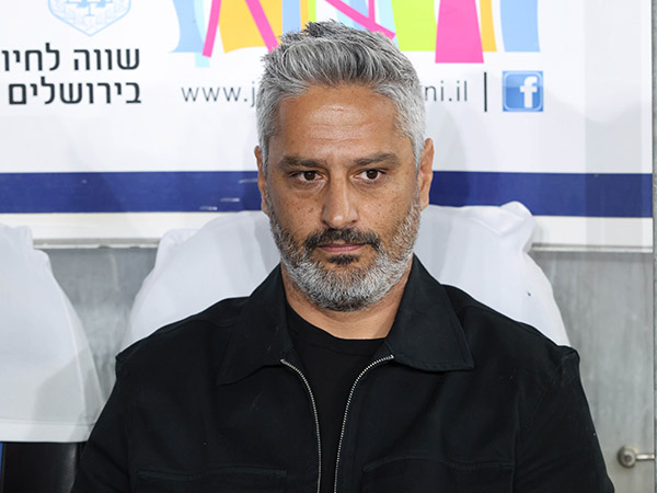 הוריד את השחקנים לקרקע (דני מרון)