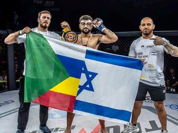יחזרו שניהם לזירה. פרו וברזילי לצד ז`אן סילבה (מתוך האינסטגרם של שון פרו)