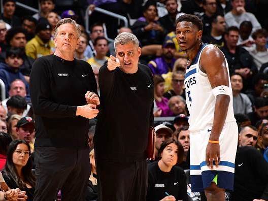 אדוורדס, נורי ופינץ` (משמאל). סמכו עליו (GETTY)
