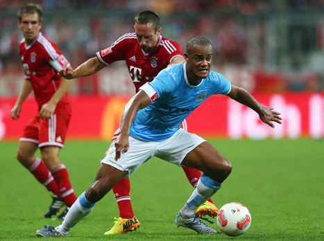 קומפאני וריברי. גם לאלופת אירופה יש דייט לוהט (GETTYIMAGES)