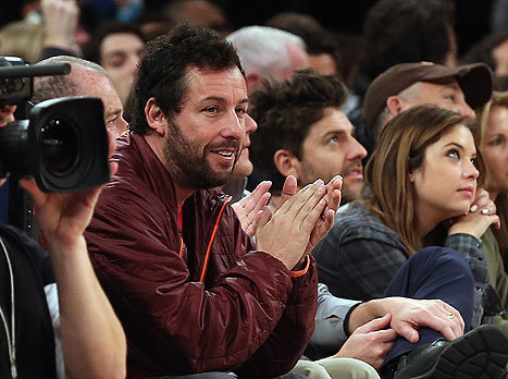 אדם סנדלר דווקא נהנה (gettyimages)