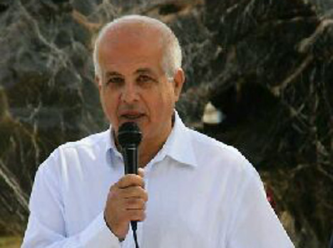 לוזון, הגיע לחלוק כבוד