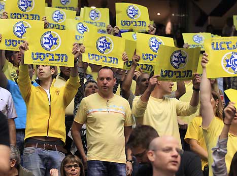 גם בהיכל כולם חגגו