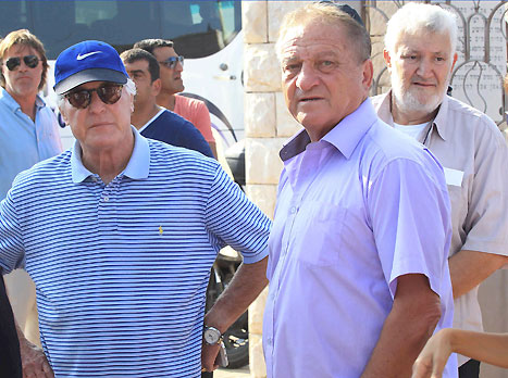 אחוות המאמנים. שייע וקשטן (אלן שיבר)