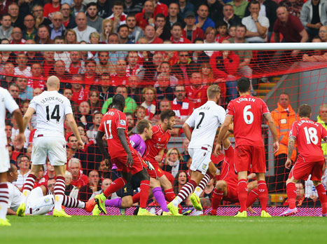 בדקה ה-9 ההגנה קפאה (GETTYIMAGES)