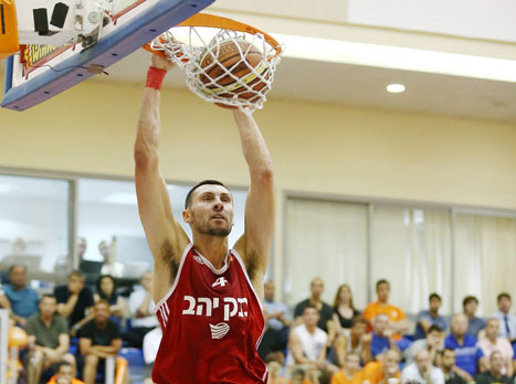 בדרך לעוד דאנק. גפני (אלן שיבר)