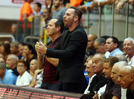 העיקר שהבעלים אורי אלון מבסוט (דני מרון)