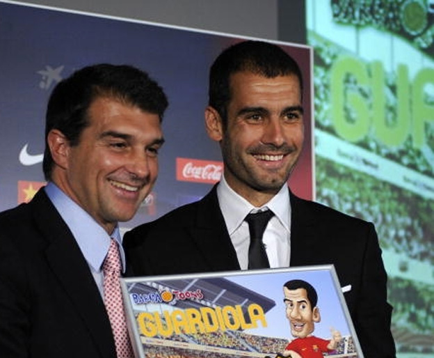 "היה מוכן לאמן את בארסה ב' גם בחינם". לאפורטה לצד פפ (Getty)