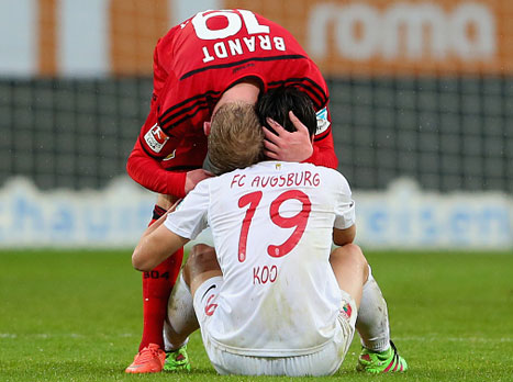 באאוגסבורג התקשו לקבל את איבוד הניצחון (getty)