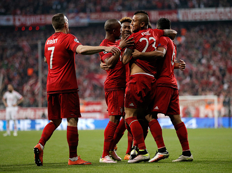 באיירן חוגגת במפגש הראשון. הכל פתוח (getty)