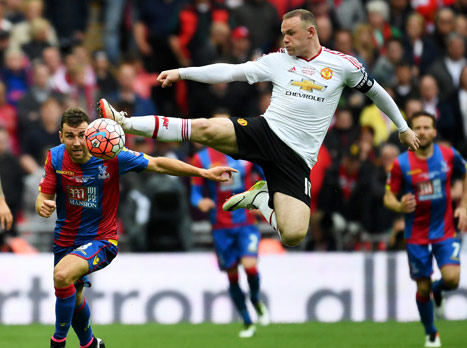 רוני נאבק על הכדור (gettyimages)