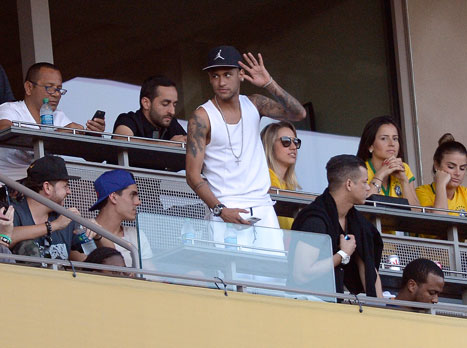 ניימאר הגיע לתמוך בברזיל (GETTY)