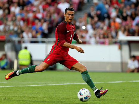 מה דעתכם על הצוות המסייע של רונאלדו?