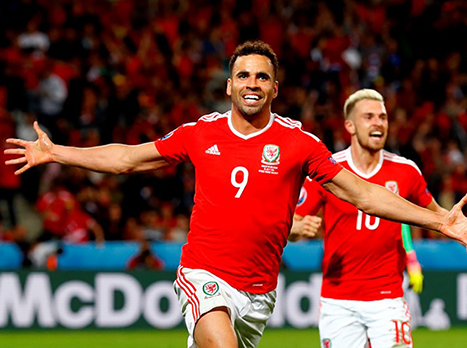 גם קרויף היה גאה (GETTYIMAGES)