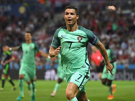 והרגל עוד נטויה (getty)