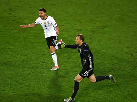 נוייר והקטור בטירוף אחרי המותחן (Getty)