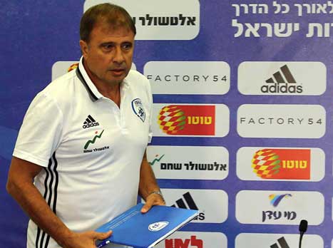 פותח קדנציה במשחק קשה (צילום: אלן שיבר)