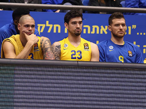"כשיש כמות גדולה של זרים נוצר ניתוק" (אלן שיבר)