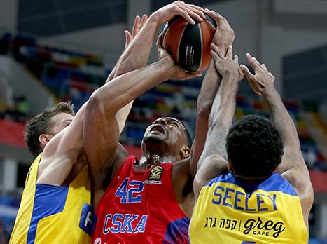 היינס בדרך לסל. ערב סולידי של האמריקאי (Getty)