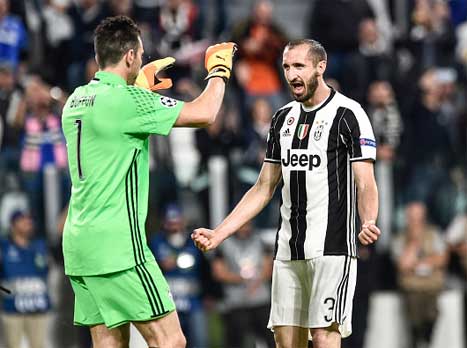 ספגו שער שדה ראשון בליגת האלופות רק בחצי הגמר. קייליני ובופון (Getty)