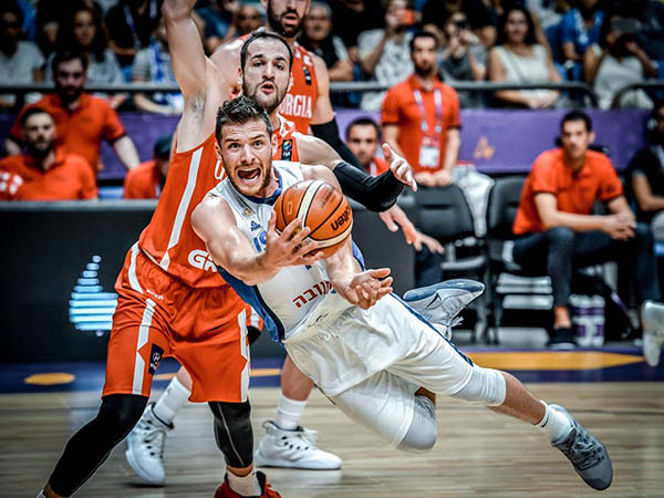 הגיאורגים נאבקו על כל כדור (FIBA)