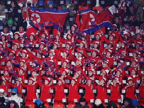 אוהדות צפון קוריאניות בפיונגצ'אנג (Getty)