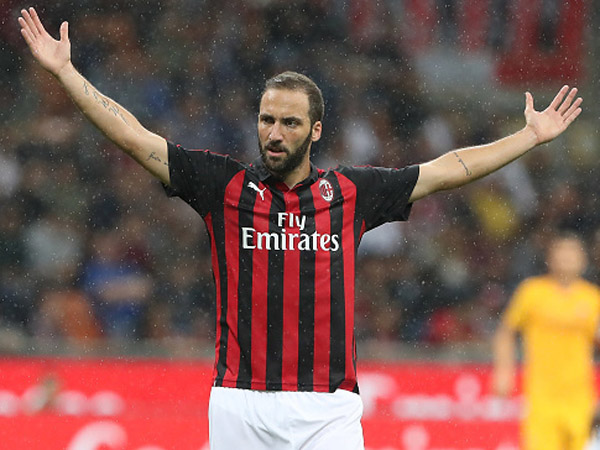 שני שערים נפסלו במשחק. היגוואין מתוסכל (getty)