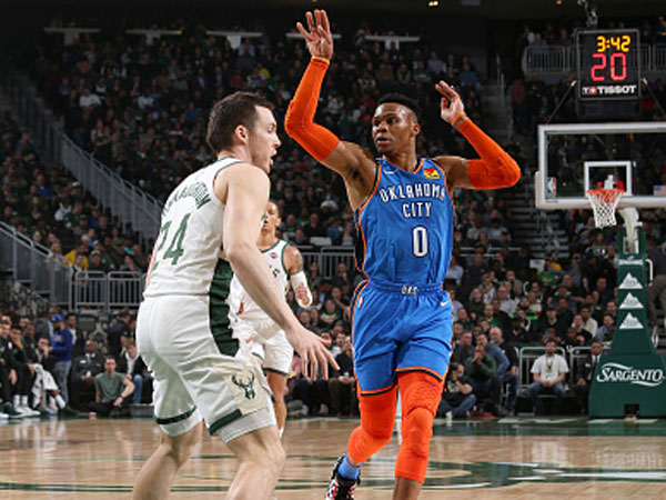 הת'אנדר השלימו את העבודה (צילום: Gary Dineen/NBAE via Getty Images)