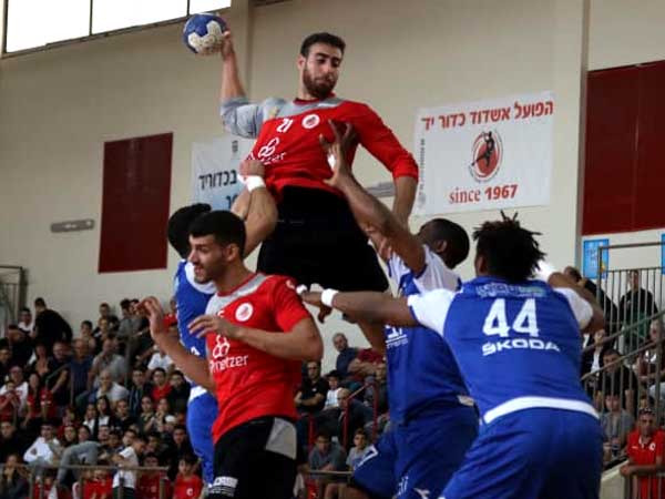 ניבו לוי עולה לשער, אשדוד עם הפסד ראשון (צילום: משה דהן, הפועל אשדוד)