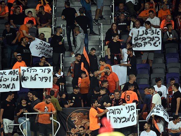הכתומים מוחים. אברמוב לא מתרגש (ברני ארדוב)