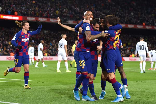 הלהקה מגיעה (Getty)