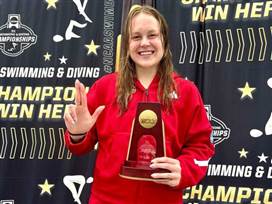 אנסטסיה גורבנקו חוגגת עוד מדליה (התמונות באדיבות - Louisville Athletics)