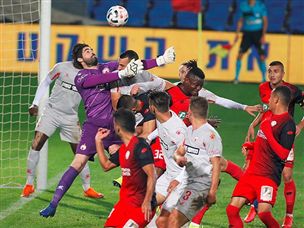 בלאגן ברחבה של ב"ש (אלן שיבר)