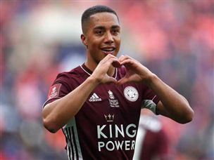 יורי טילמאנס. בעיטה אדירה שלו קבעה את תוצאת המשחק (Getty)