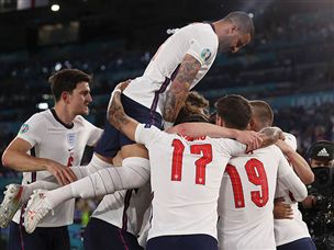 חגיגה אנגלית באולימפיקו (GETTY)