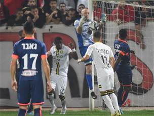 דני עמוס. החליק לו (ברני ארדוב)