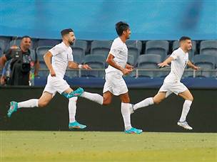 הערב החל מוצלח עבור הנבחרת (צילום: אלן שיבר)