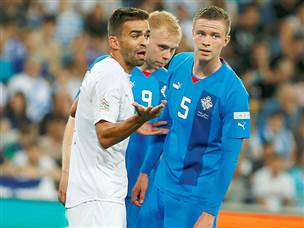 ערב הגנתי חלש של הישראלים, למרות הבכורה של ויטור (צילום: אלן שיבר)