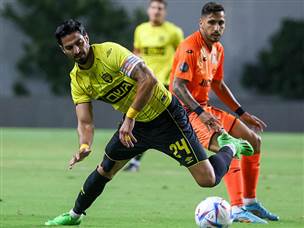 הפנים - לדרבי (צילום: דני מרון)